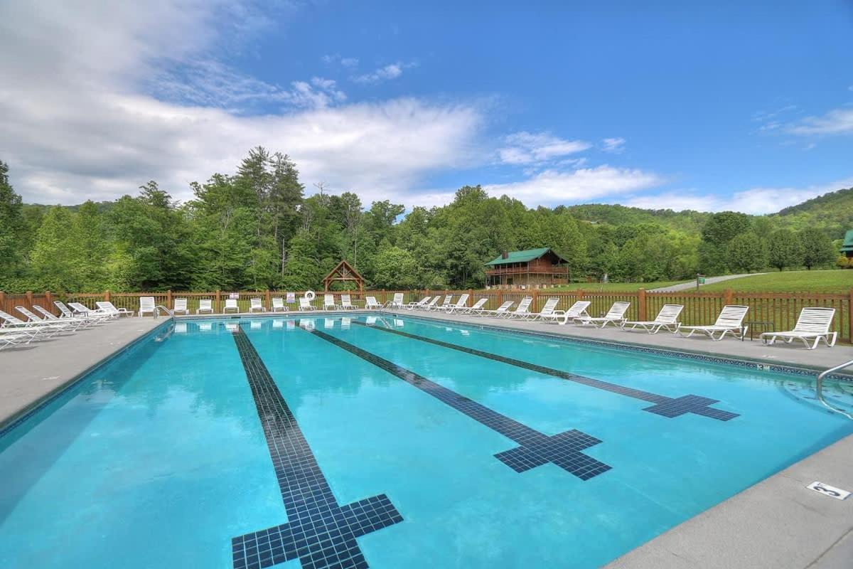 Beautiful View! Log Cabin,Fireplace,Hot Tub,Arcade,Pool,Fishing Sevierville Buitenkant foto