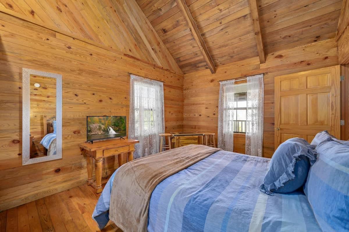 Beautiful View! Log Cabin,Fireplace,Hot Tub,Arcade,Pool,Fishing Sevierville Buitenkant foto