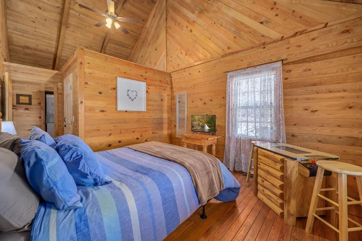 Beautiful View! Log Cabin,Fireplace,Hot Tub,Arcade,Pool,Fishing Sevierville Buitenkant foto