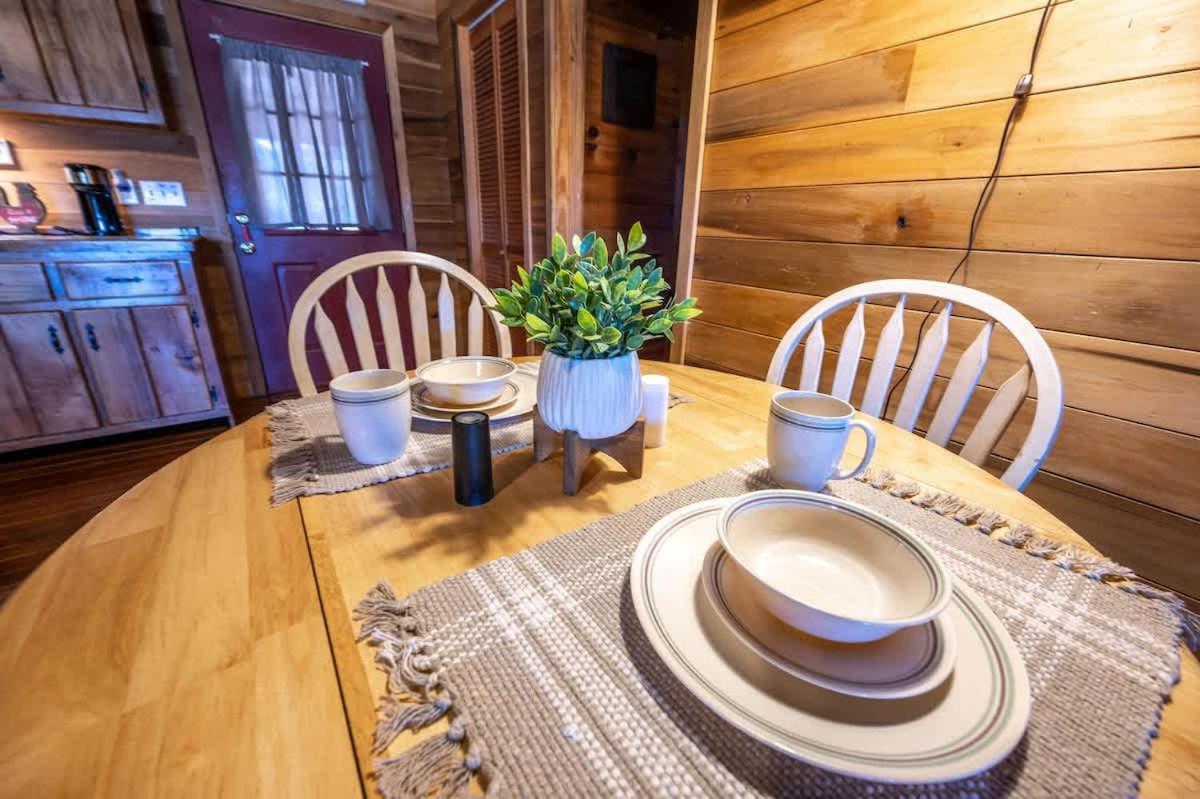 Beautiful View! Log Cabin,Fireplace,Hot Tub,Arcade,Pool,Fishing Sevierville Buitenkant foto